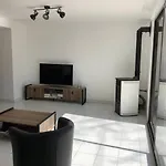 Lägenhet Chez Sophie Et Gege. Maison De Ville, Deux Chambres, De Plain-pied *