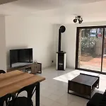 Lägenhet Chez Sophie Et Gege. Maison De Ville, Deux Chambres, De Plain-pied *