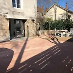 Chez Sophie Et Gege. Maison De Ville, Deux Chambres, De Plain-pied *
