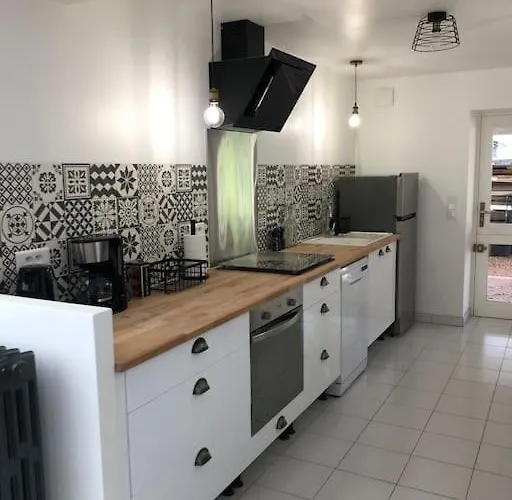 Chez Sophie Et Gege. Maison De Ville, Deux Chambres, De Plain-pied דירה