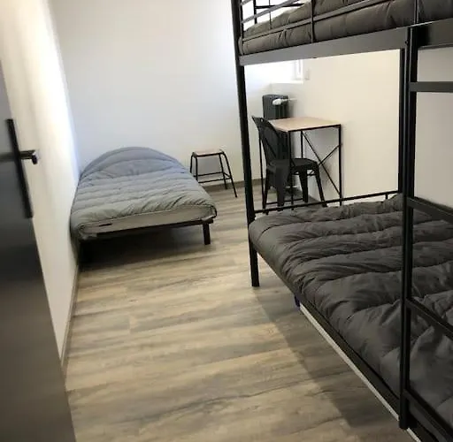 Chez Sophie Et Gege. Maison De Ville, Deux Chambres, De Plain-pied דירה