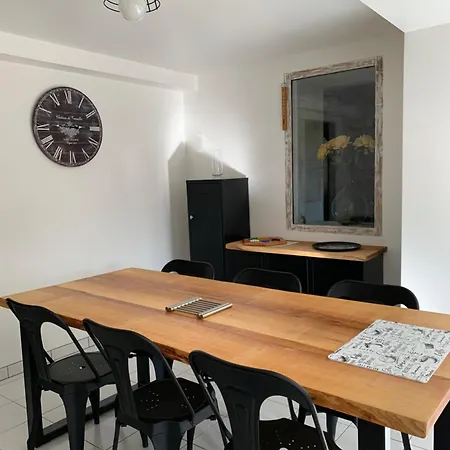 Chez Sophie Et Gege. Maison De Ville, Deux Chambres, De Plain-pied شقة فيجيا