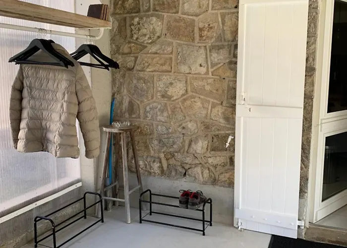 Appartement Chez Sophie Et Gege. Maison De Ville, Deux Chambres, De Plain-pied