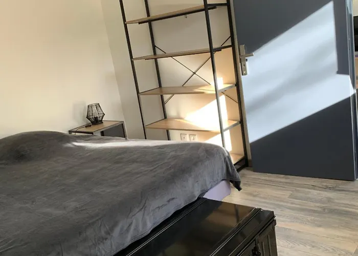 Chez Sophie Et Gege. Maison De Ville, Deux Chambres, De Plain-pied