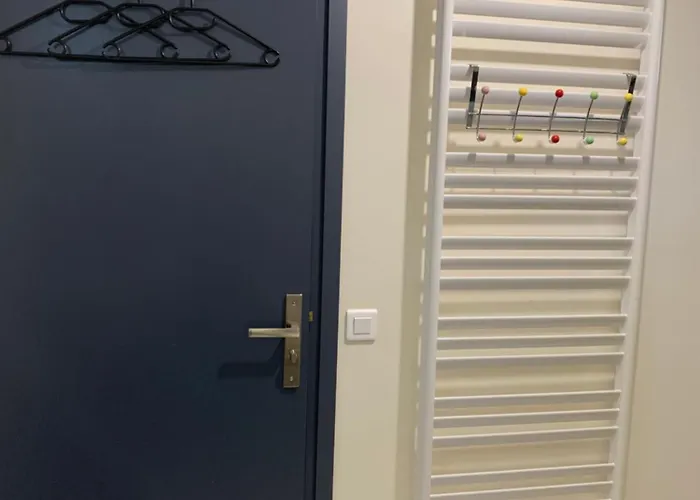 Appartement Chez Sophie Et Gege. Maison De Ville, Deux Chambres, De Plain-pied *