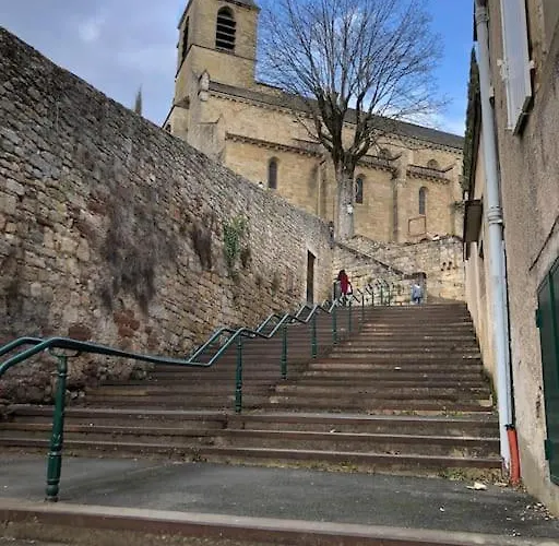 Chez Sophie Et Gege. Maison De Ville, Deux Chambres, De Plain-pied Figeac
