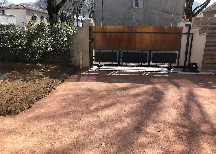 Chez Sophie Et Gege. Maison De Ville, Deux Chambres, De Plain-pied Figeac