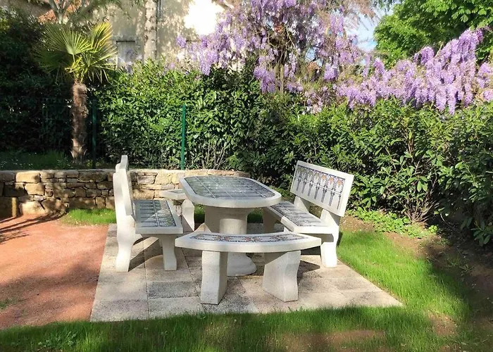 Appartement Chez Sophie Et Gege. Maison De Ville, Deux Chambres, De Plain-pied *