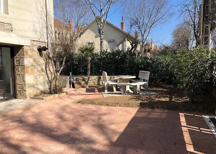 Chez Sophie Et Gege. Maison De Ville, Deux Chambres, De Plain-pied Appartement